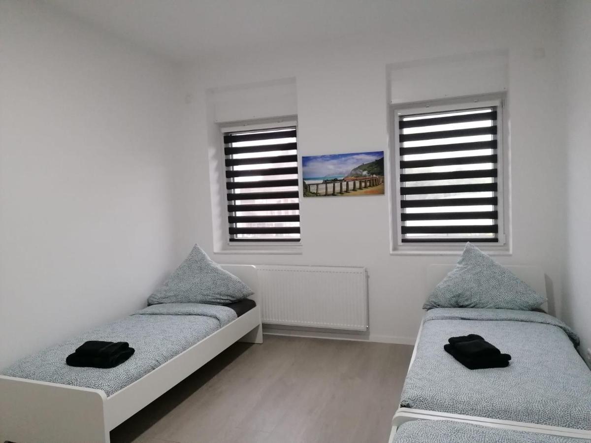 Estrella24 Living Rooms Singapur Херне Екстериор снимка